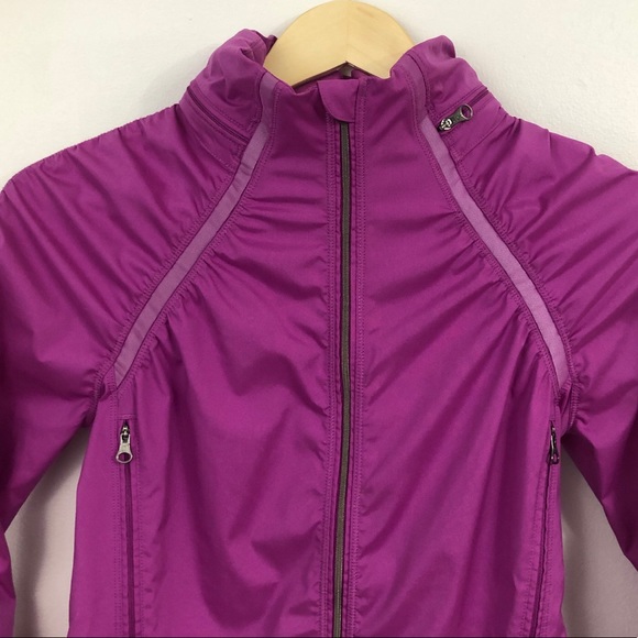 NWOT Lululemon | Gather & Sprint Jacket - Picture 13 of 15